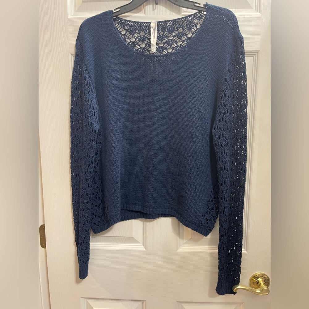 Aeropostale Women’s Pull Over Sweater Size Large